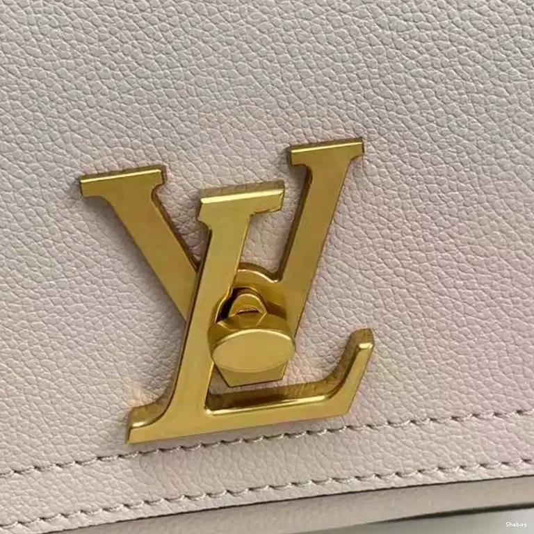 2302HT0046 Bag LV 0717